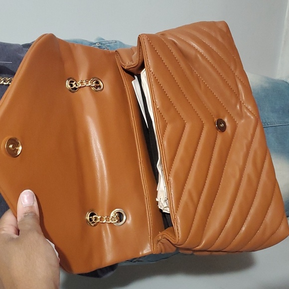 BRAND NEW Camel / Tan chain link crossbody/ shoulder bag - Picture 3 of 7